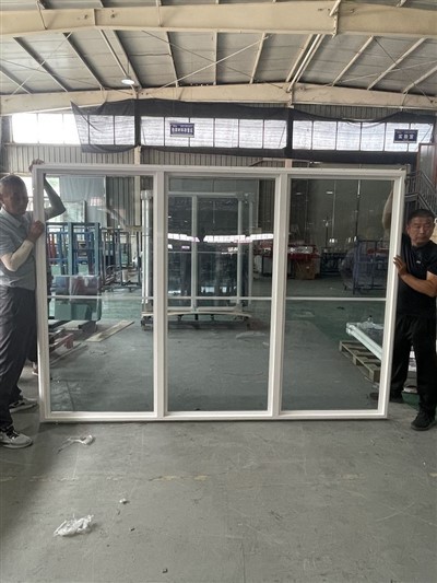 نوافذ ثابتة عازلة للصوت